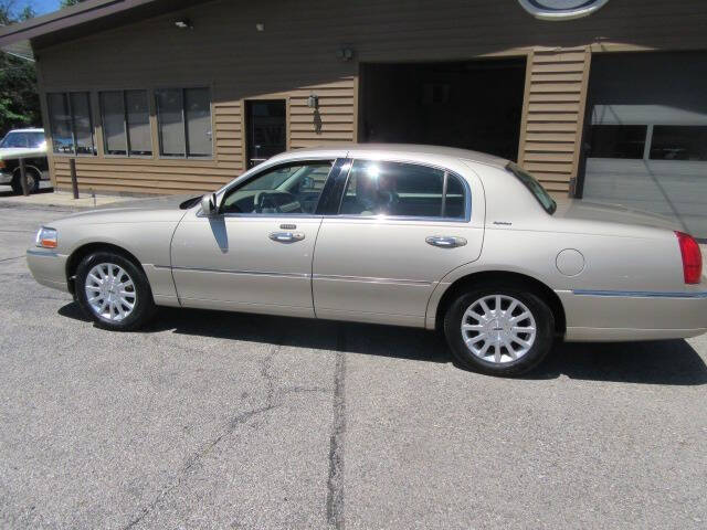 lincoln town car 2006 1LNHM81W56Y604819 image lincoln town car 2006 1LNHM81W56Y604819 image